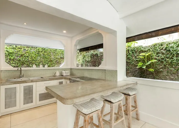 Esha Drupadi Seminyak